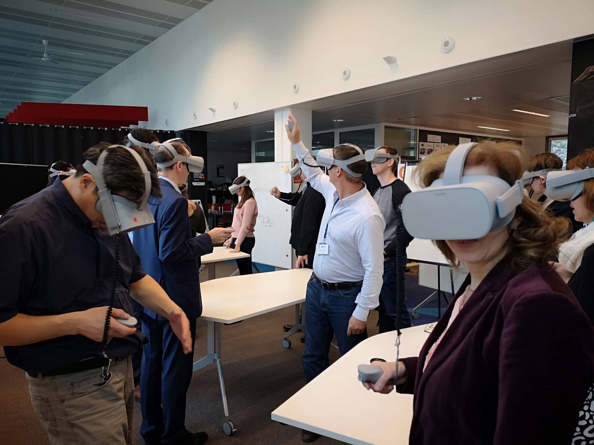 VR groupe de plus de 50 video