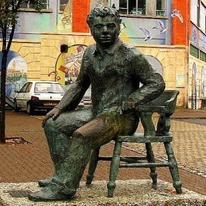 dylan-thomas-swansea